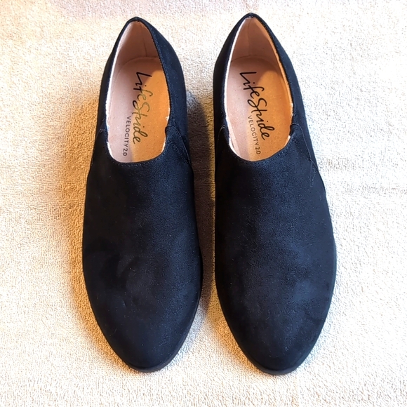 NWOT LifeStride Abilene Black Suede Bootie (Shootie).. Size 7 1/2 W... - Picture 2 of 8